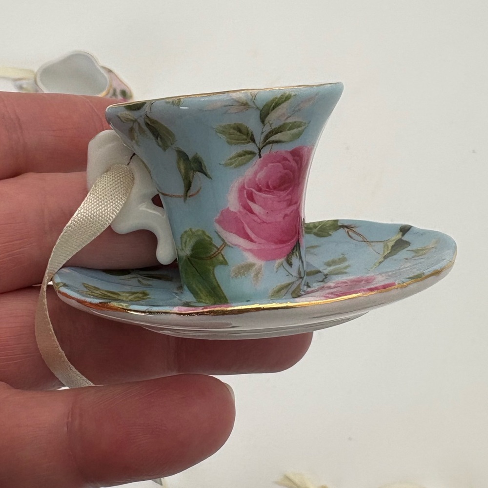 Set of 4 Floral Mini Teacup Ornaments - Pink Roses on Colorful Backgrounds - Picture 8 of 12